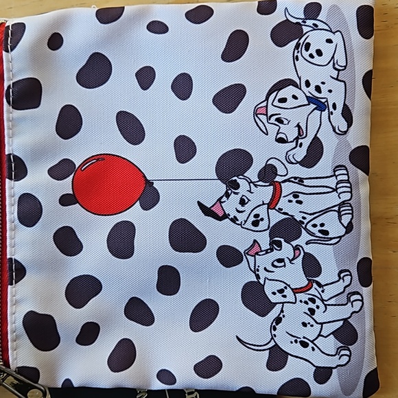 DISNEY DALMATIONS PASSPORT BAG - Picture 3 of 11
